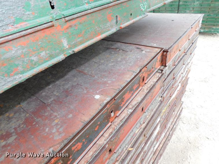 image for item HX9395 Approximately 120 concrete wall forms