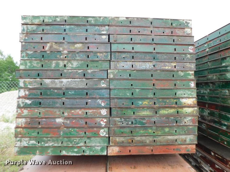 image for item HX9395 Approximately 120 concrete wall forms