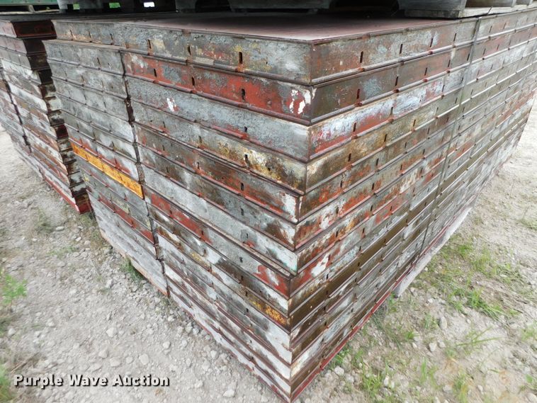 image for item HX9395 Approximately 120 concrete wall forms