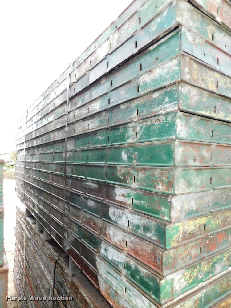 image for item HX9395 Approximately 120 concrete wall forms