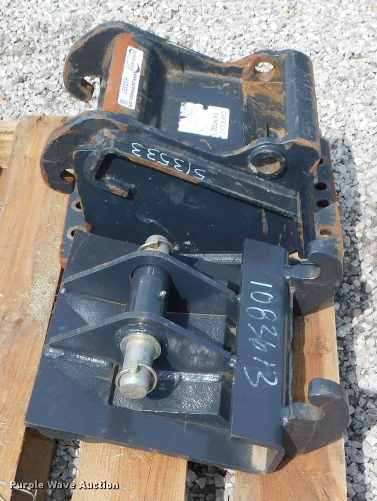 (2) Bobcat Xchange quick couplers in Falls City, NE Item HX9397 sold Purple Wave