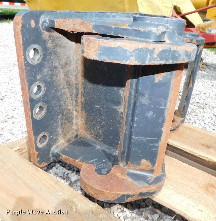 (2) Bobcat Xchange quick couplers in Falls City, NE Item HX9397 sold