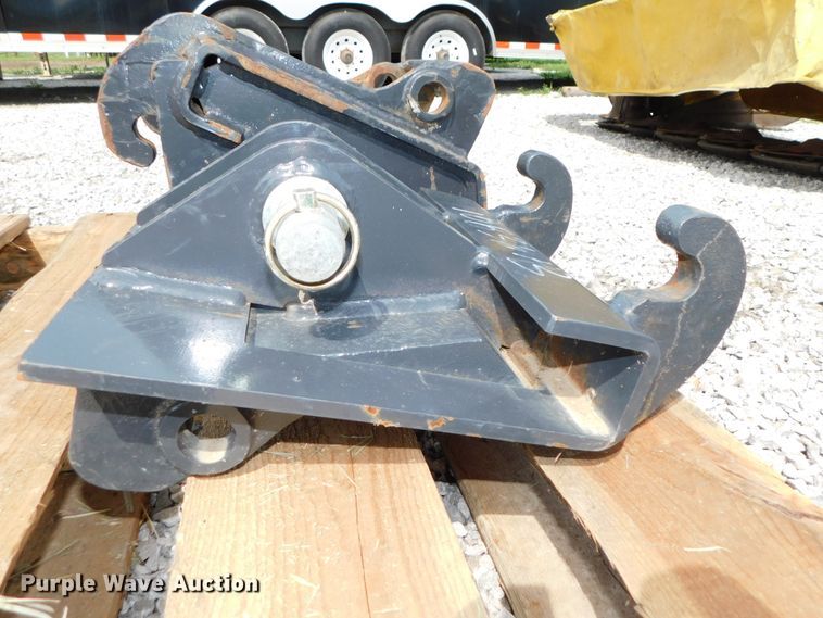 (2) Bobcat Xchange quick couplers in Falls City, NE Item HX9397 sold