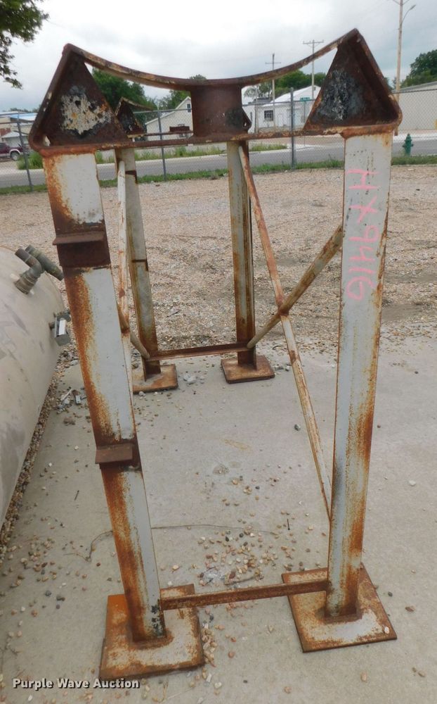 image for item HX9416 Tanks