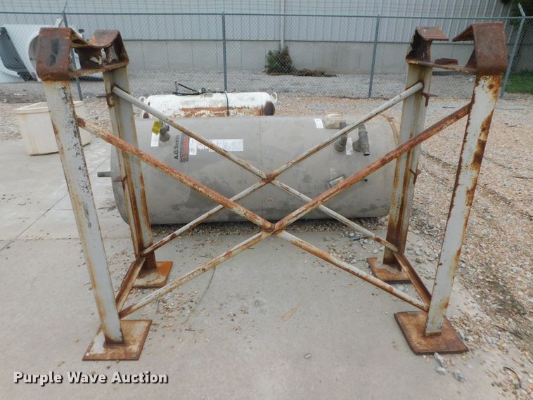 image for item HX9416 Tanks