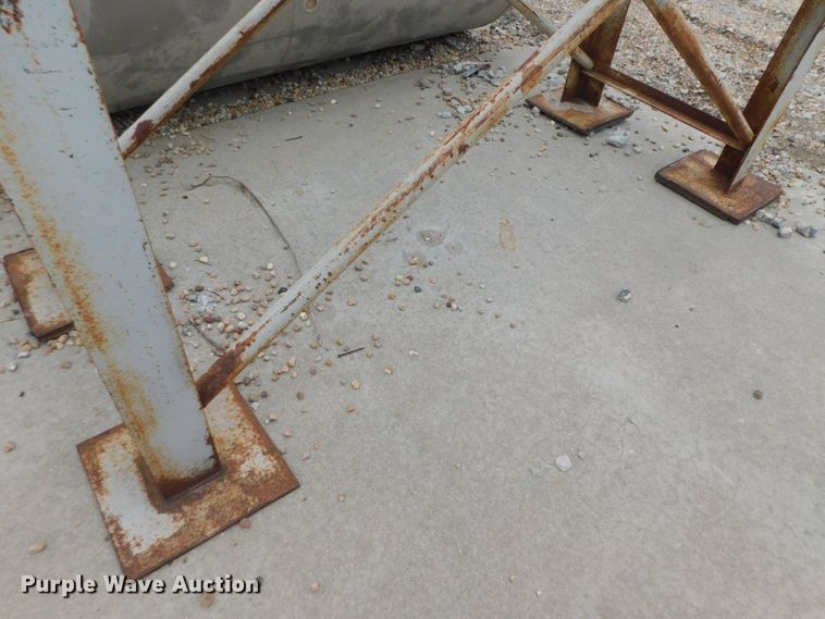 image for item HX9416 Tanks