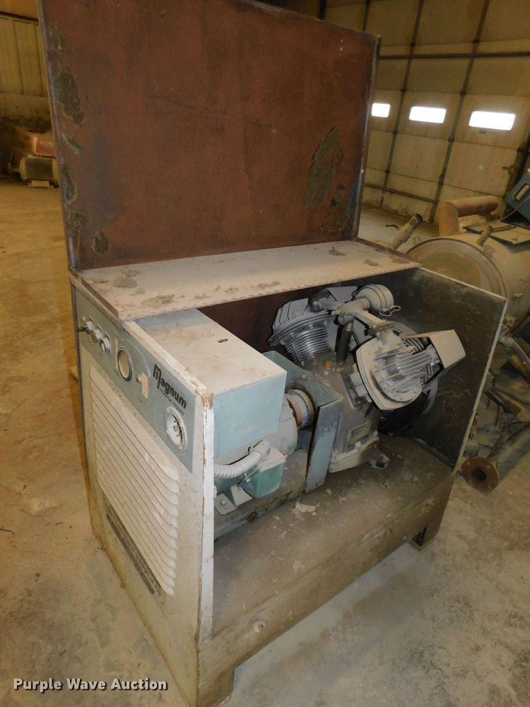 image for item HX9426 Atlas Copco Magnum 7-1/2  air compressor