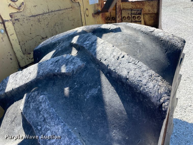 image for item IC9462 Caterpillar  skidder applicator