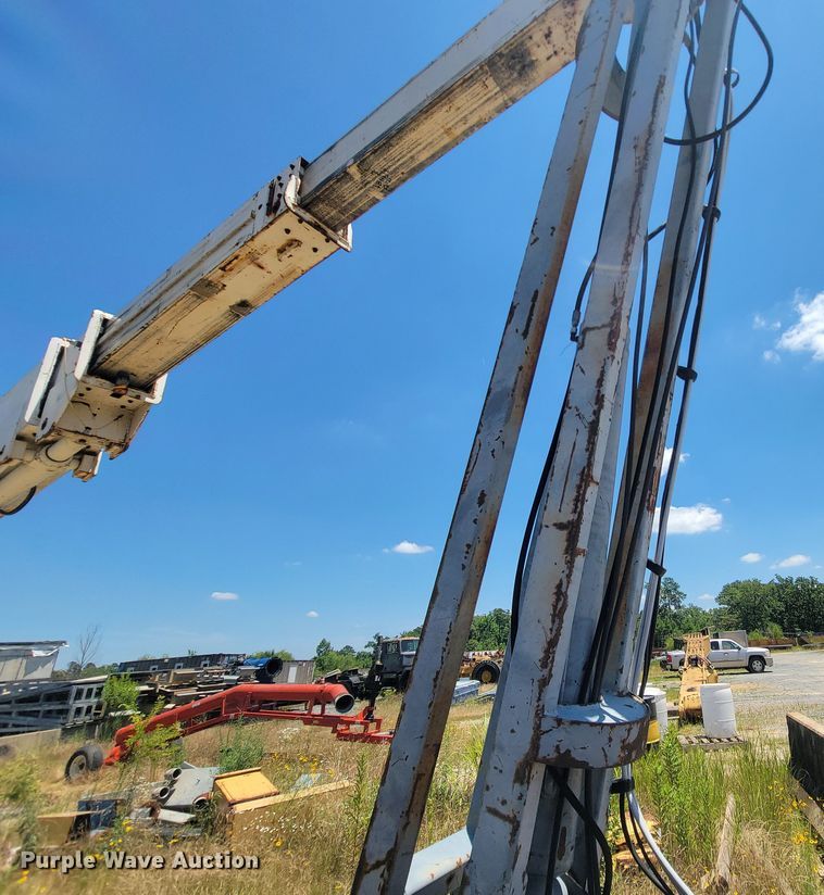 image for item IF9862 2001 Terex TB110  boom lift