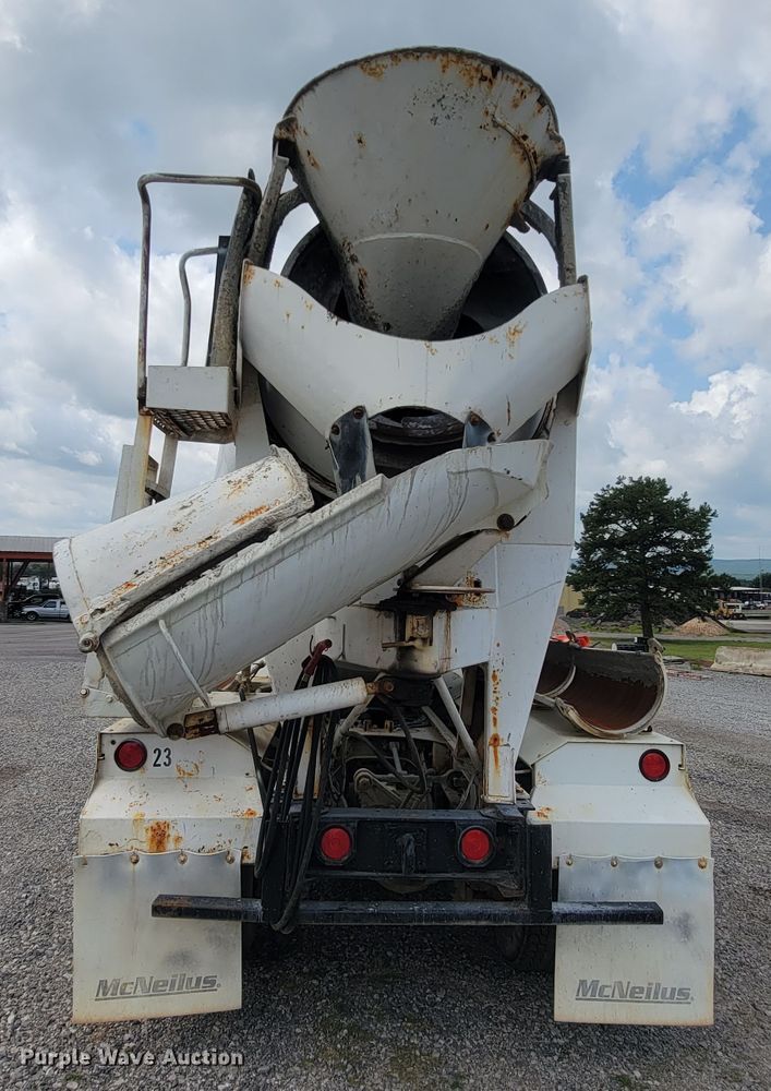 image for item IF9882 2003 Mack CV713  ready mix truck