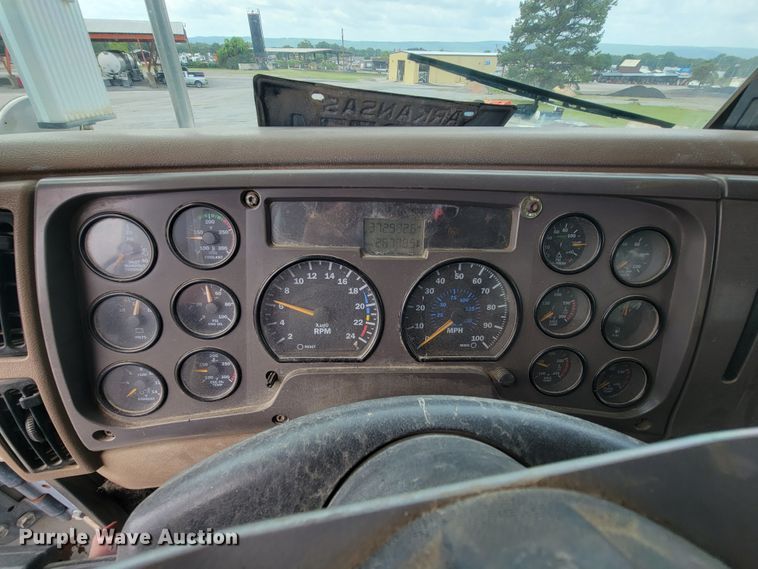 image for item IF9882 2003 Mack CV713  ready mix truck