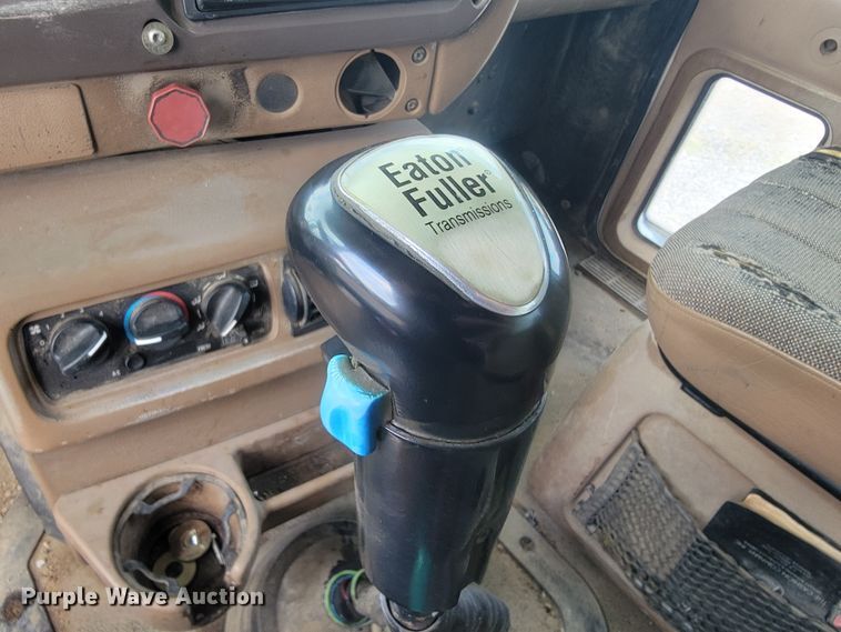 image for item IF9882 2003 Mack CV713  ready mix truck