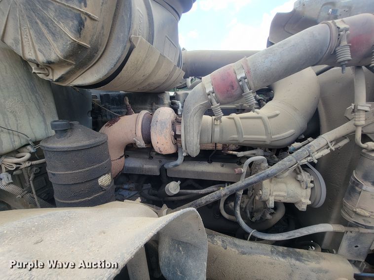 image for item IF9882 2003 Mack CV713  ready mix truck