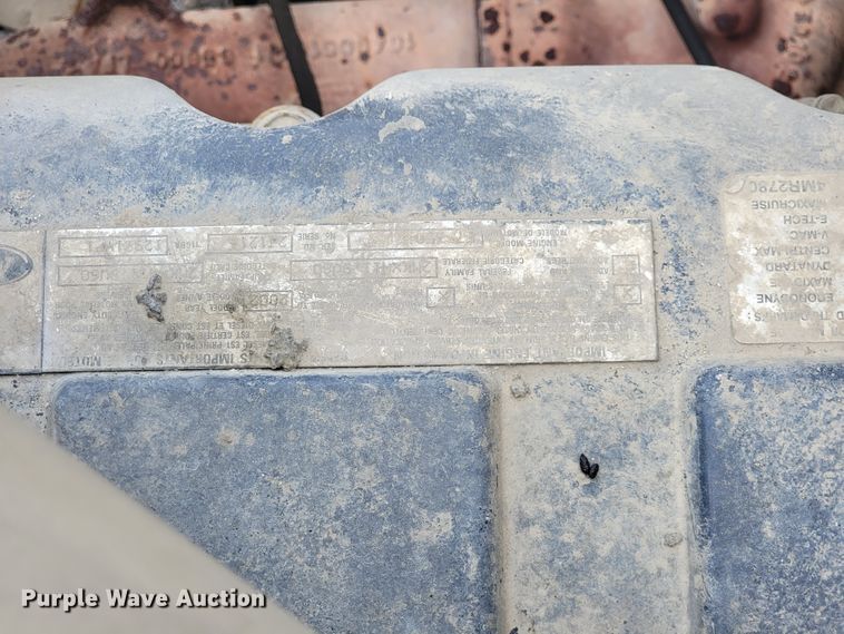 image for item IF9882 2003 Mack CV713  ready mix truck