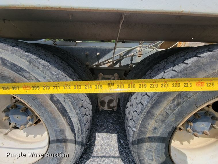 image for item IF9882 2003 Mack CV713  ready mix truck