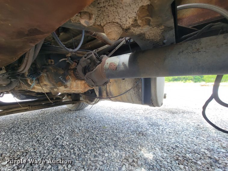 image for item IF9882 2003 Mack CV713  ready mix truck