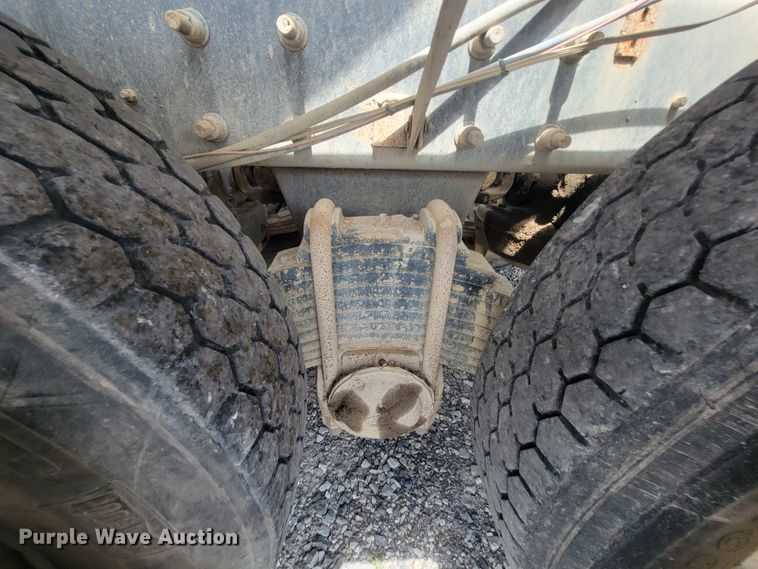 image for item IF9882 2003 Mack CV713  ready mix truck