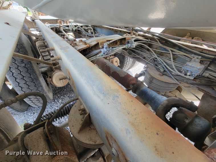 image for item IF9882 2003 Mack CV713  ready mix truck