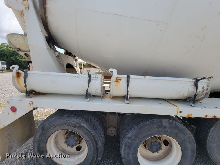 image for item IF9882 2003 Mack CV713  ready mix truck