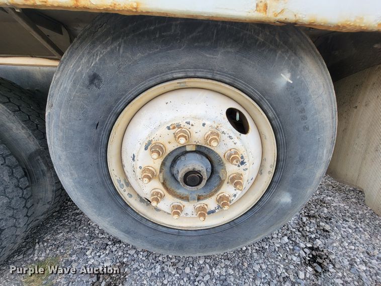 image for item IF9882 2003 Mack CV713  ready mix truck