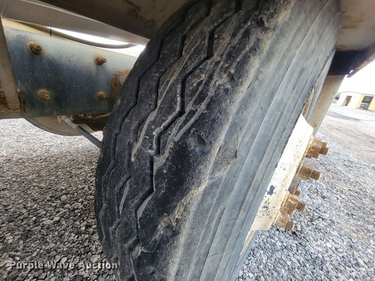 image for item IF9882 2003 Mack CV713  ready mix truck