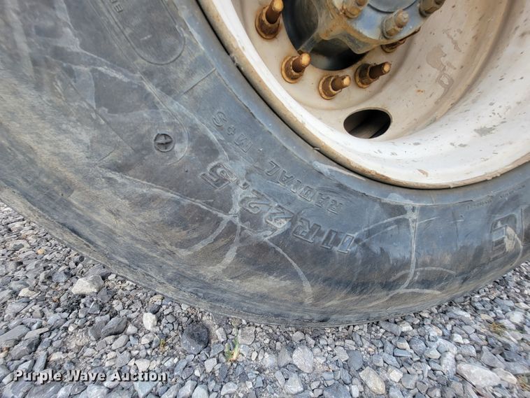 image for item IF9882 2003 Mack CV713  ready mix truck