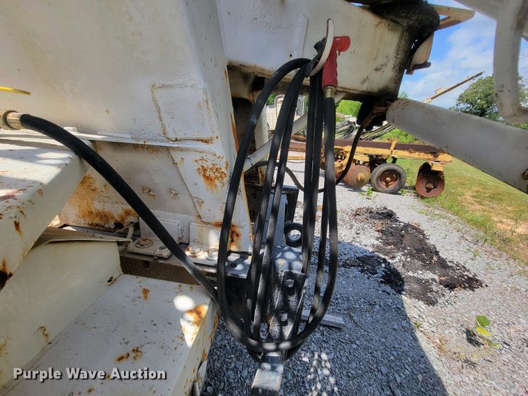 image for item IF9882 2003 Mack CV713  ready mix truck