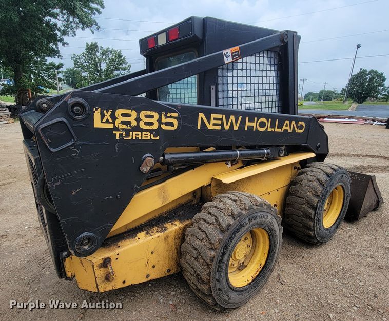 image for item IF9931 1998 New Holland LX885  skid steer loader