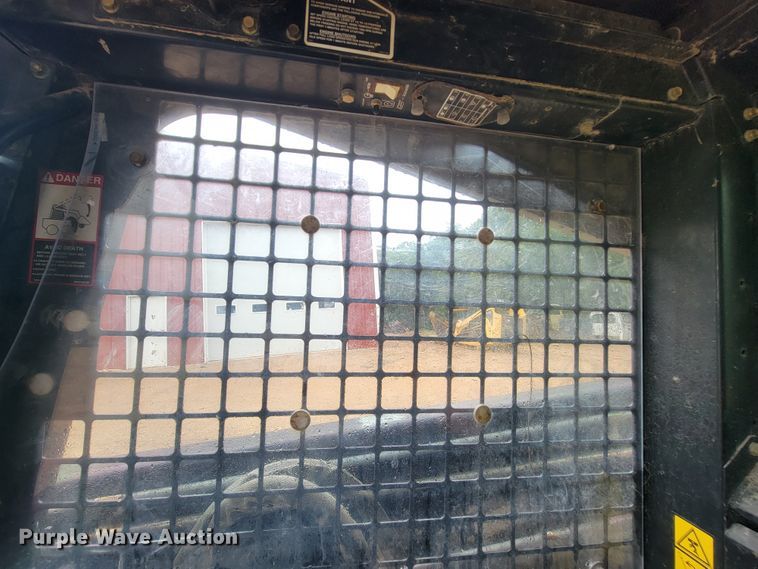 image for item IF9931 1998 New Holland LX885  skid steer loader