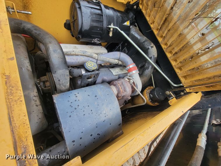 image for item IF9931 1998 New Holland LX885  skid steer loader