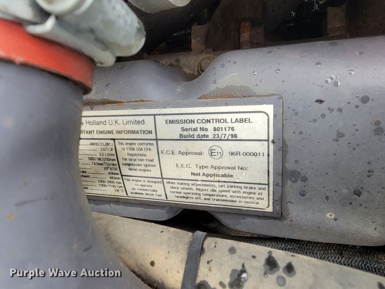 image for item IF9931 1998 New Holland LX885  skid steer loader