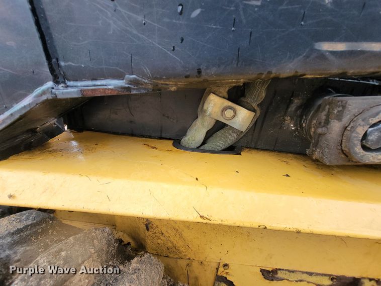 image for item IF9931 1998 New Holland LX885  skid steer loader