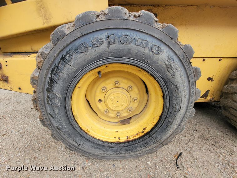 image for item IF9931 1998 New Holland LX885  skid steer loader