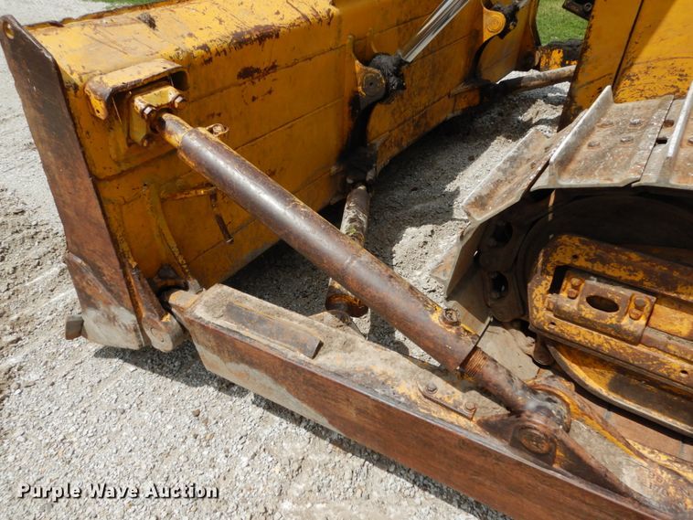 image for item II9539 1993 Komatsu D65PX-12  dozer