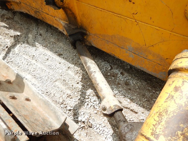 image for item II9539 1993 Komatsu D65PX-12  dozer