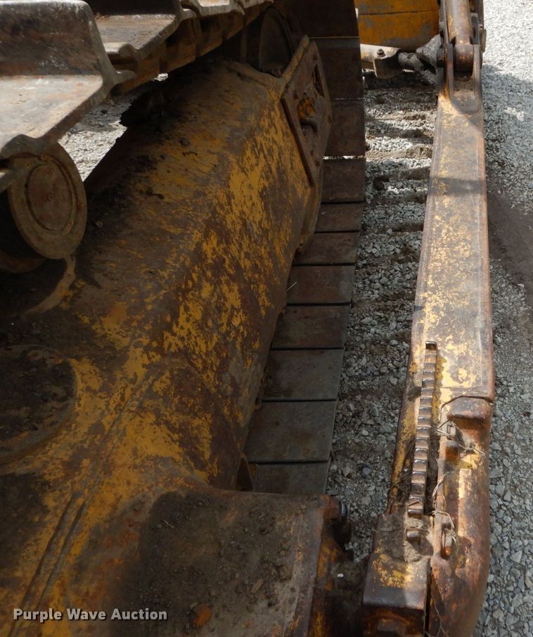 image for item II9539 1993 Komatsu D65PX-12  dozer