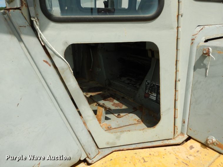 image for item II9539 1993 Komatsu D65PX-12  dozer