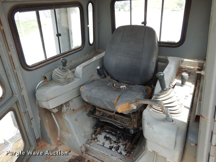 image for item II9539 1993 Komatsu D65PX-12  dozer