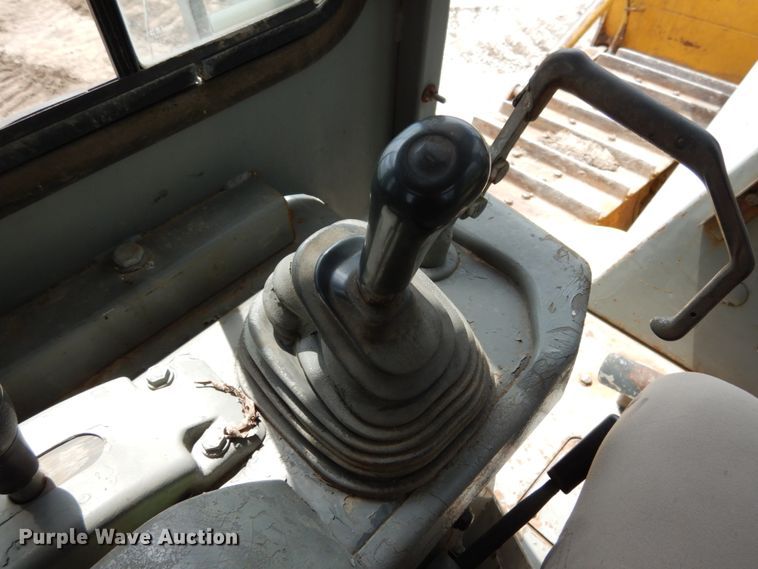 image for item II9539 1993 Komatsu D65PX-12  dozer