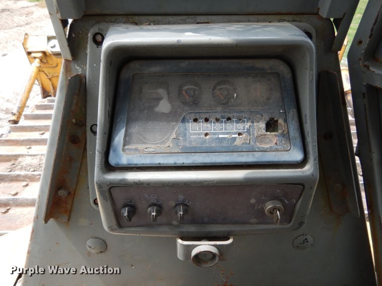 image for item II9539 1993 Komatsu D65PX-12  dozer