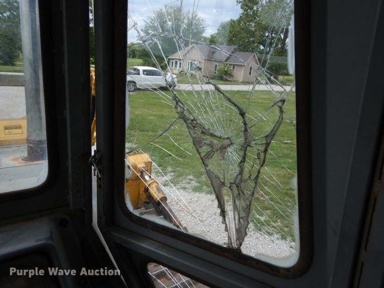 image for item II9539 1993 Komatsu D65PX-12  dozer