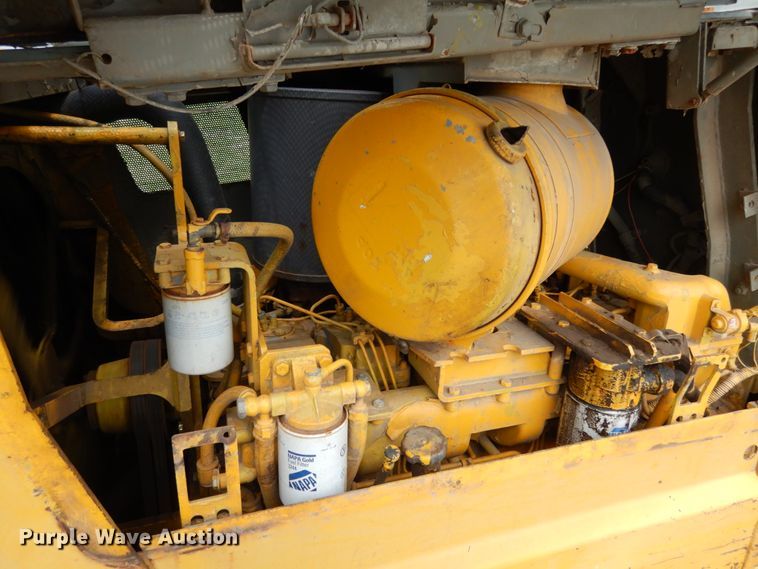 image for item II9539 1993 Komatsu D65PX-12  dozer