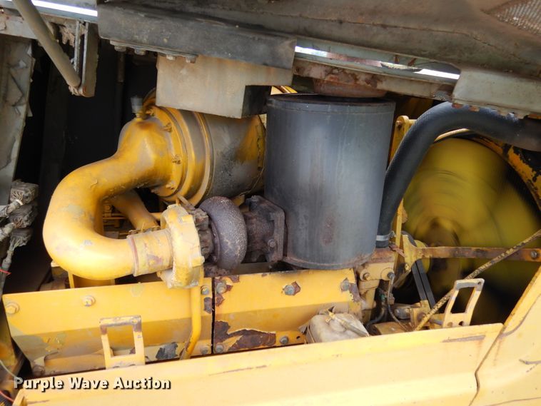 image for item II9539 1993 Komatsu D65PX-12  dozer