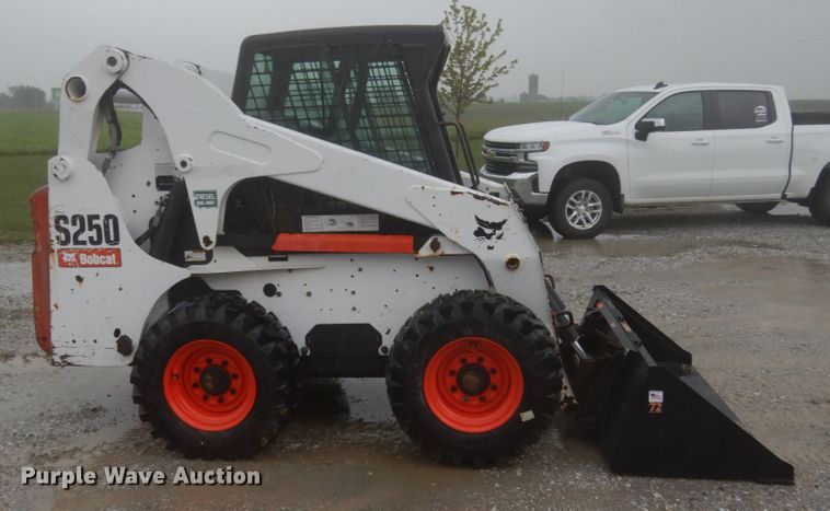 image for item II9560 2010 Bobcat S250  skid steer loader