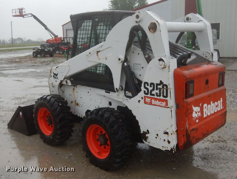 image for item II9560 2010 Bobcat S250  skid steer loader