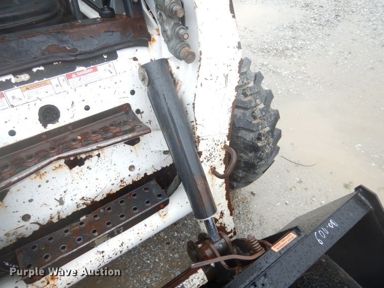 image for item II9560 2010 Bobcat S250  skid steer loader