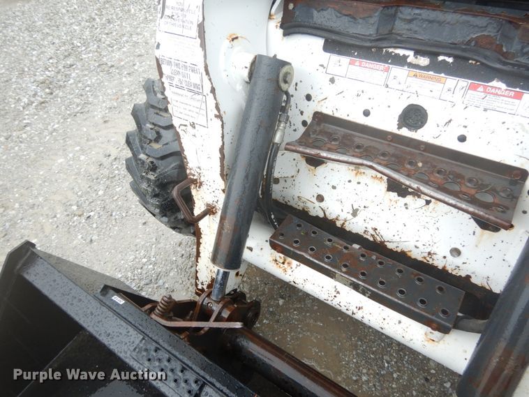 image for item II9560 2010 Bobcat S250  skid steer loader