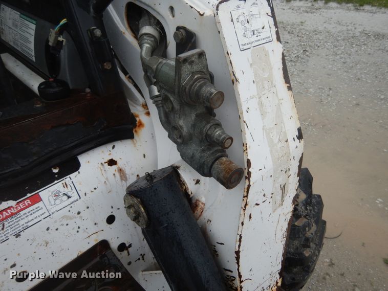 image for item II9560 2010 Bobcat S250  skid steer loader