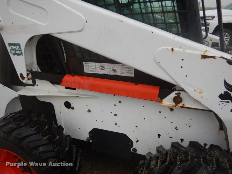 image for item II9560 2010 Bobcat S250  skid steer loader