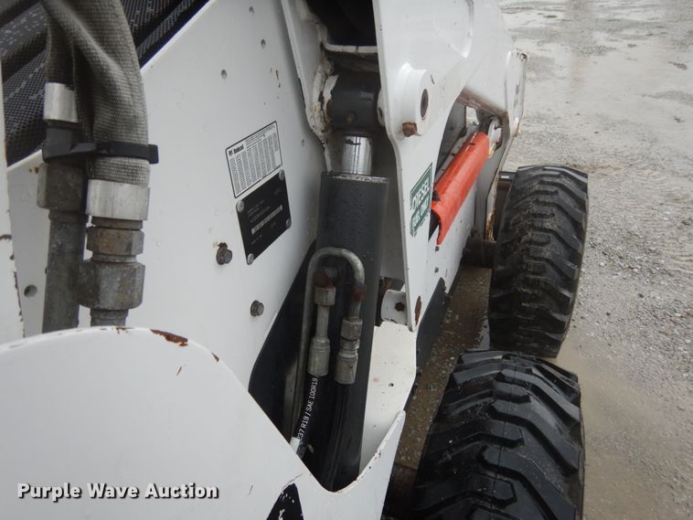 image for item II9560 2010 Bobcat S250  skid steer loader